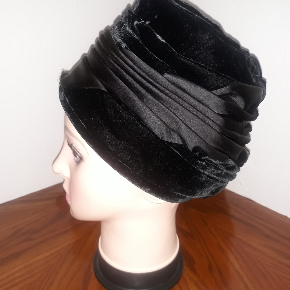 Pillbox hat. - Picture 3 of 9